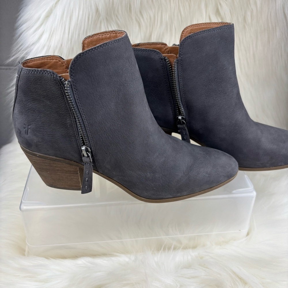 Frye Charcoal Gray Ankle Booties size 9.5 Woman - Picture 12 of 14